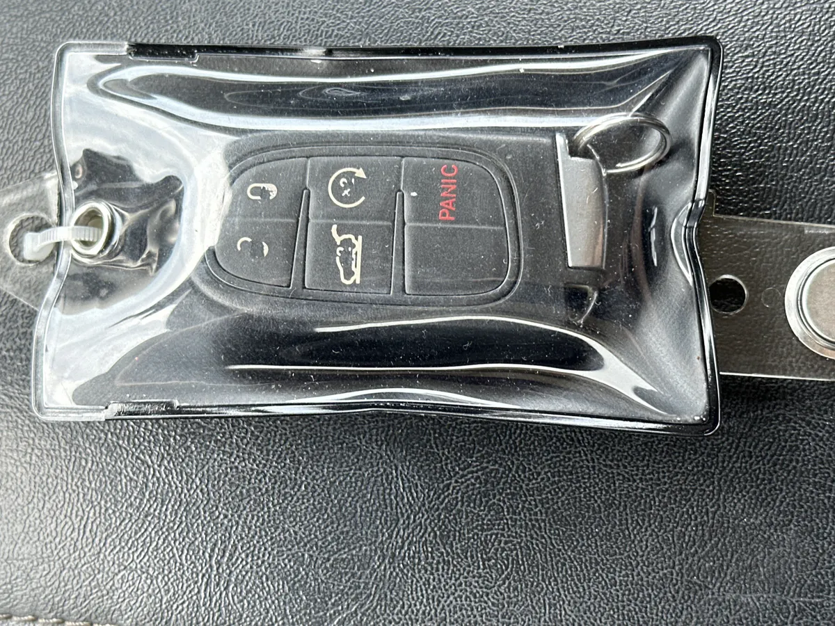 2017 Jeep Cherokee Limited thumbnail 24