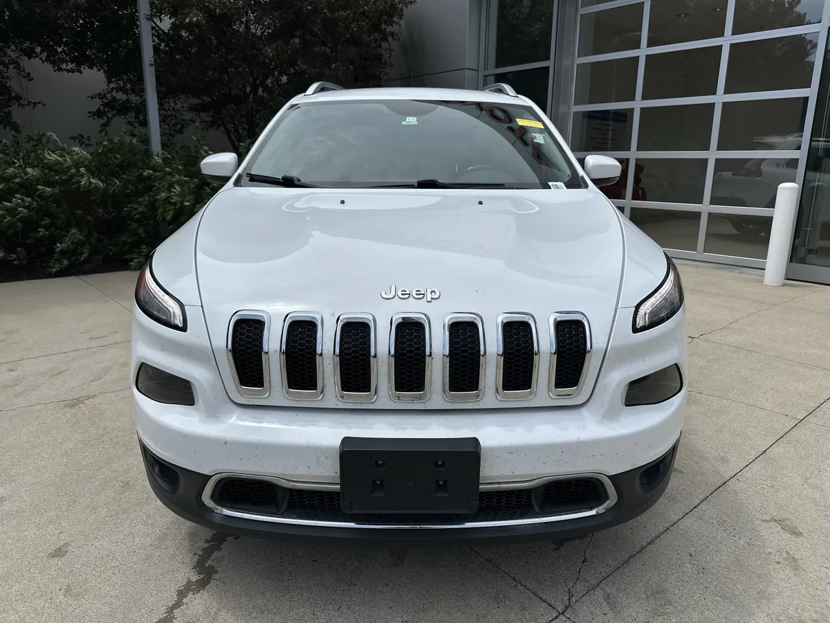 2017 Jeep Cherokee Limited thumbnail 4