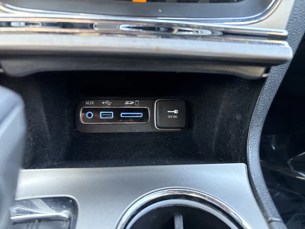 2017 Jeep Grand Cherokee Altitude thumbnail 26