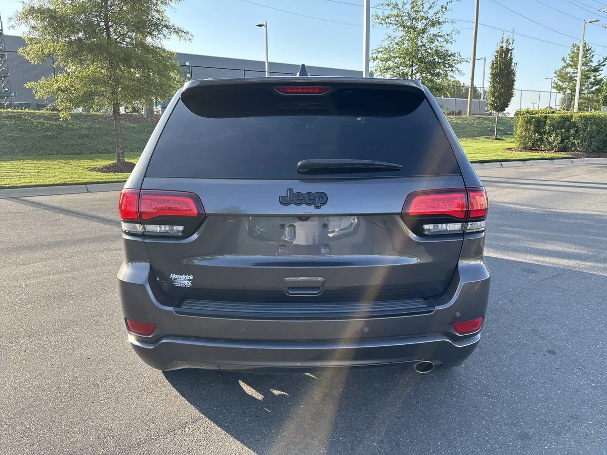 2017 Jeep Grand Cherokee Altitude thumbnail 7