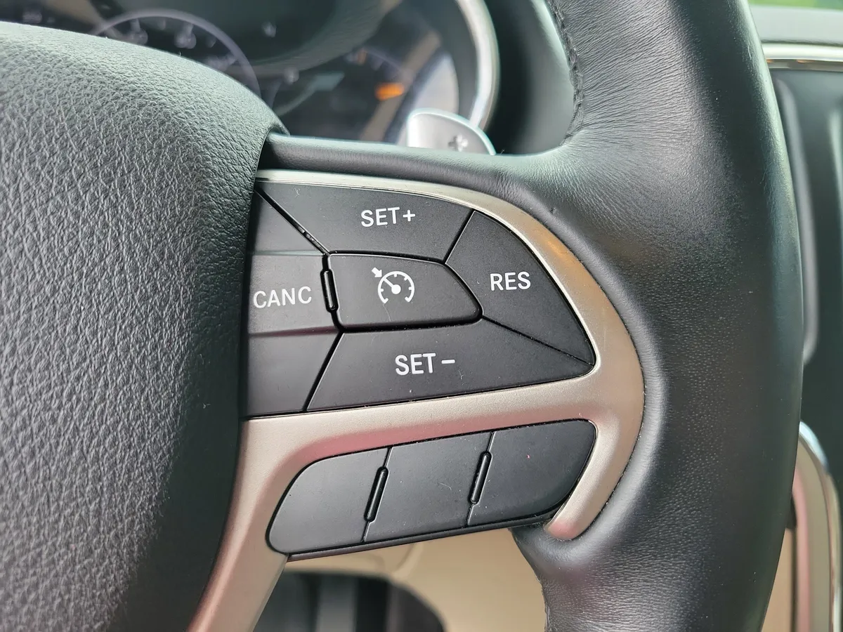 2017 Jeep Grand Cherokee Laredo 4x4 thumbnail 16