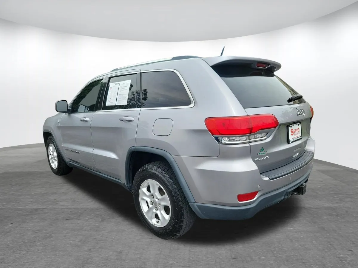 2017 Jeep Grand Cherokee Laredo 4x4 thumbnail 24