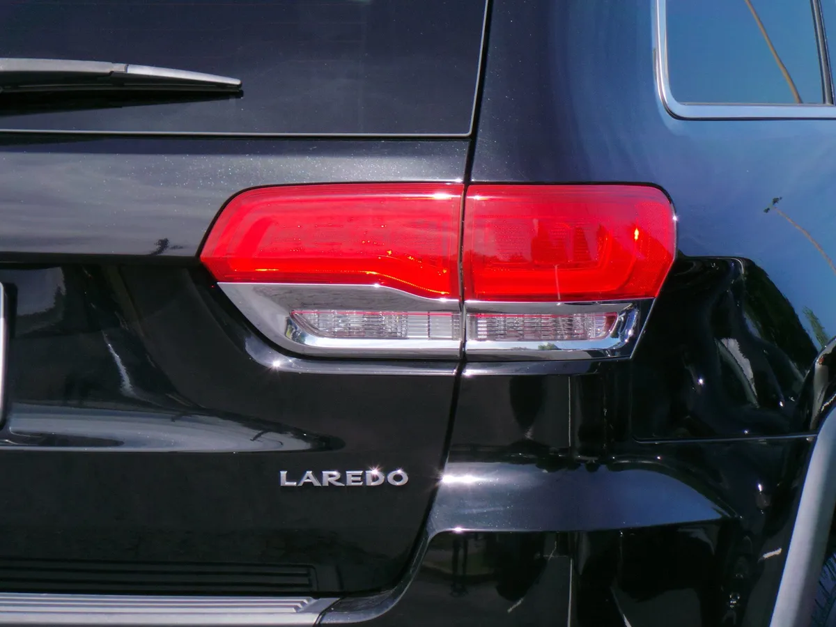 2017 Jeep Grand Cherokee Laredo thumbnail 17