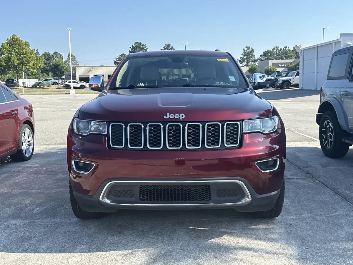2017 Jeep Grand Cherokee Limited thumbnail 2