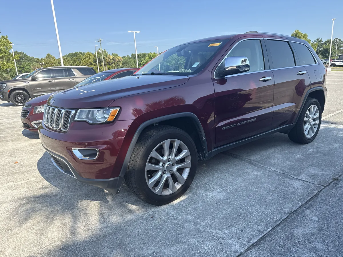 2017 Jeep Grand Cherokee Limited thumbnail 4