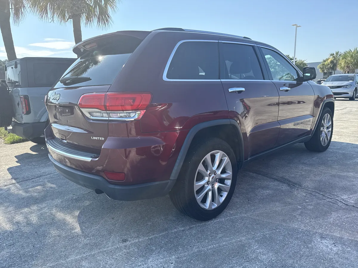 2017 Jeep Grand Cherokee Limited thumbnail 8