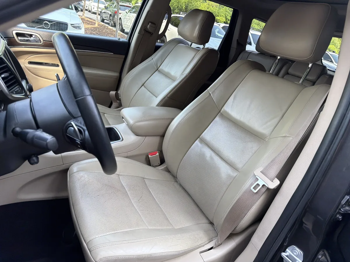 2017 Jeep Grand Cherokee Limited thumbnail 15