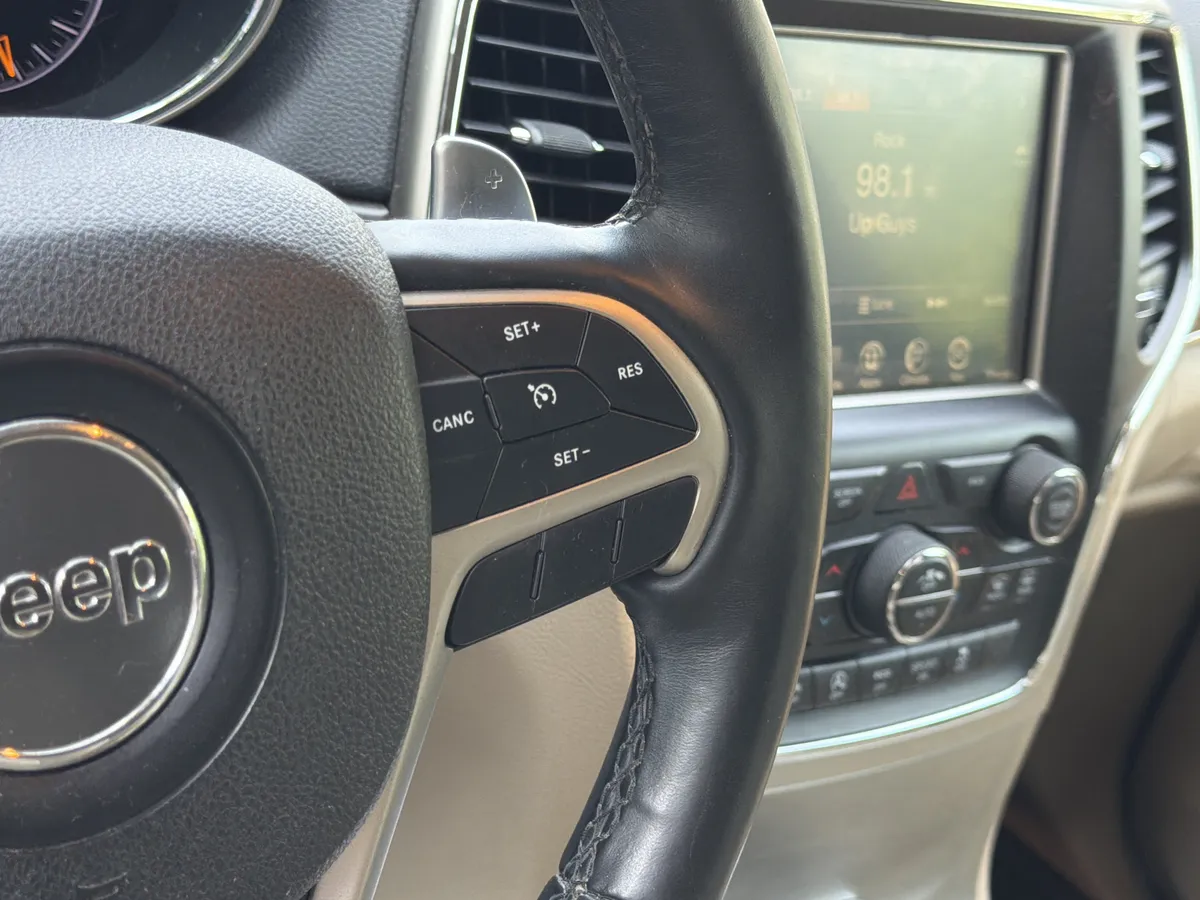 2017 Jeep Grand Cherokee Limited thumbnail 19