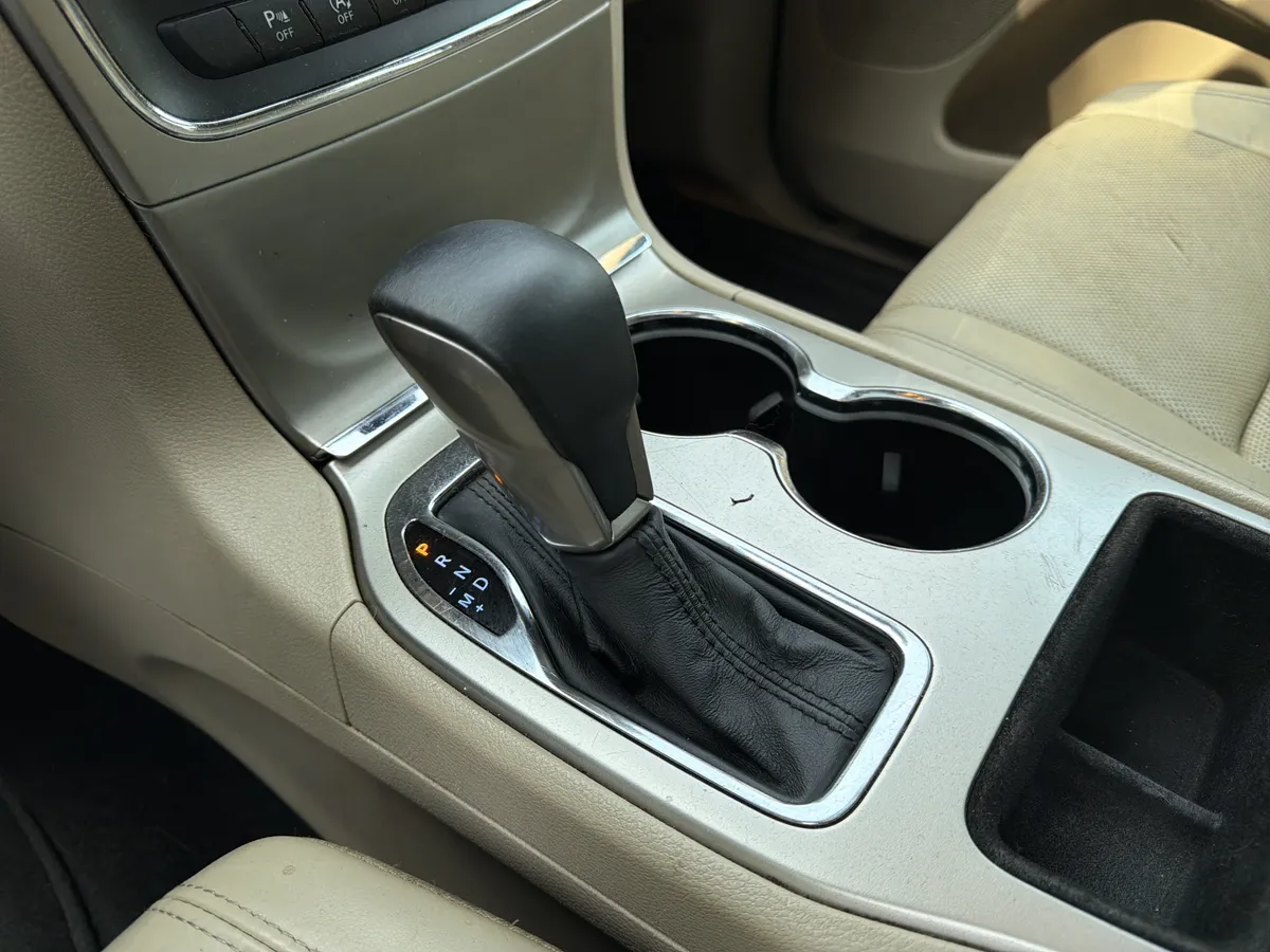 2017 Jeep Grand Cherokee Limited thumbnail 25