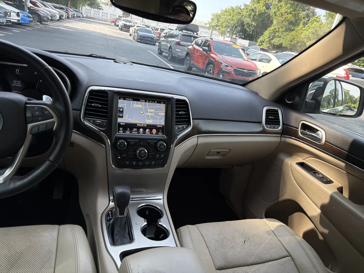 2017 Jeep Grand Cherokee Limited thumbnail 30