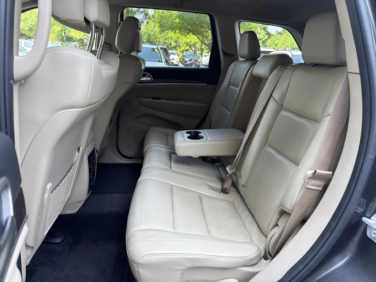 2017 Jeep Grand Cherokee Limited thumbnail 31