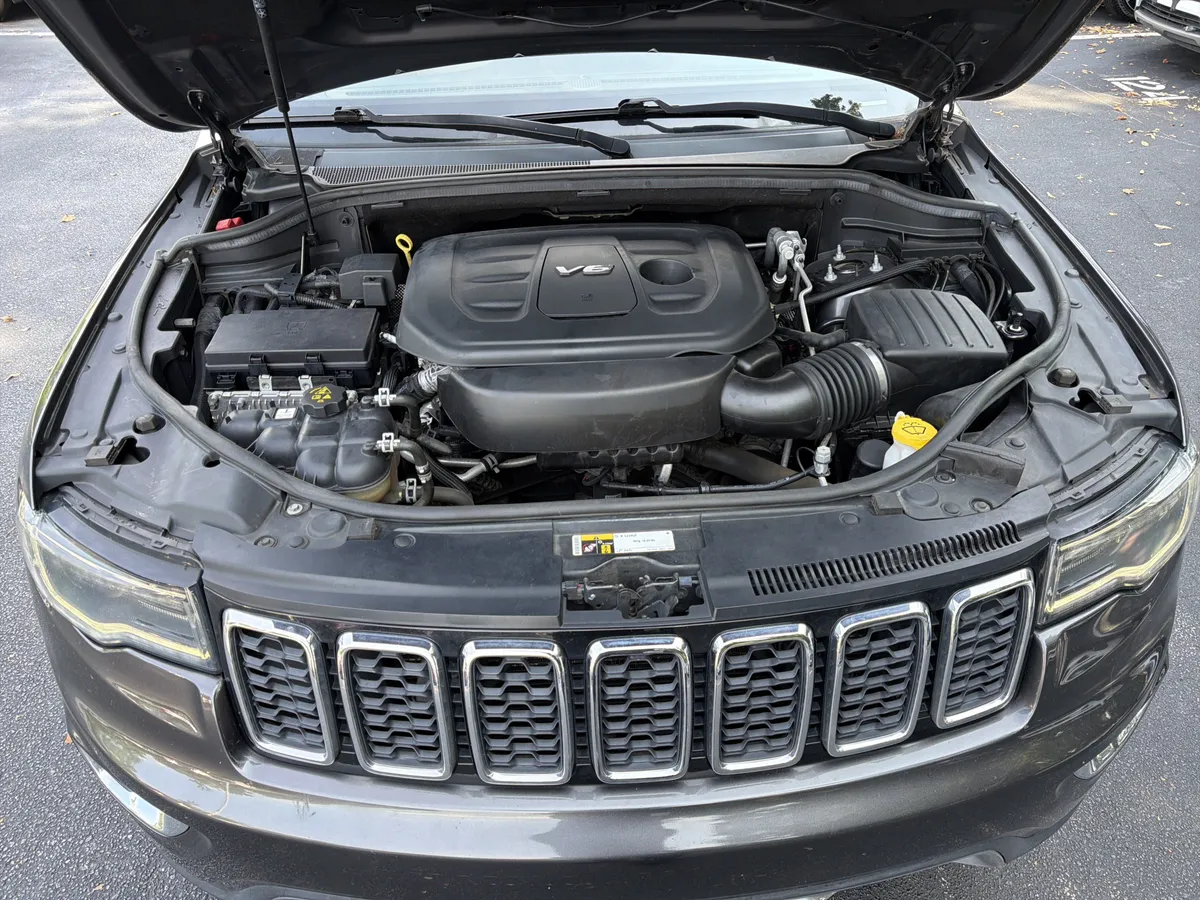 2017 Jeep Grand Cherokee Limited thumbnail 35