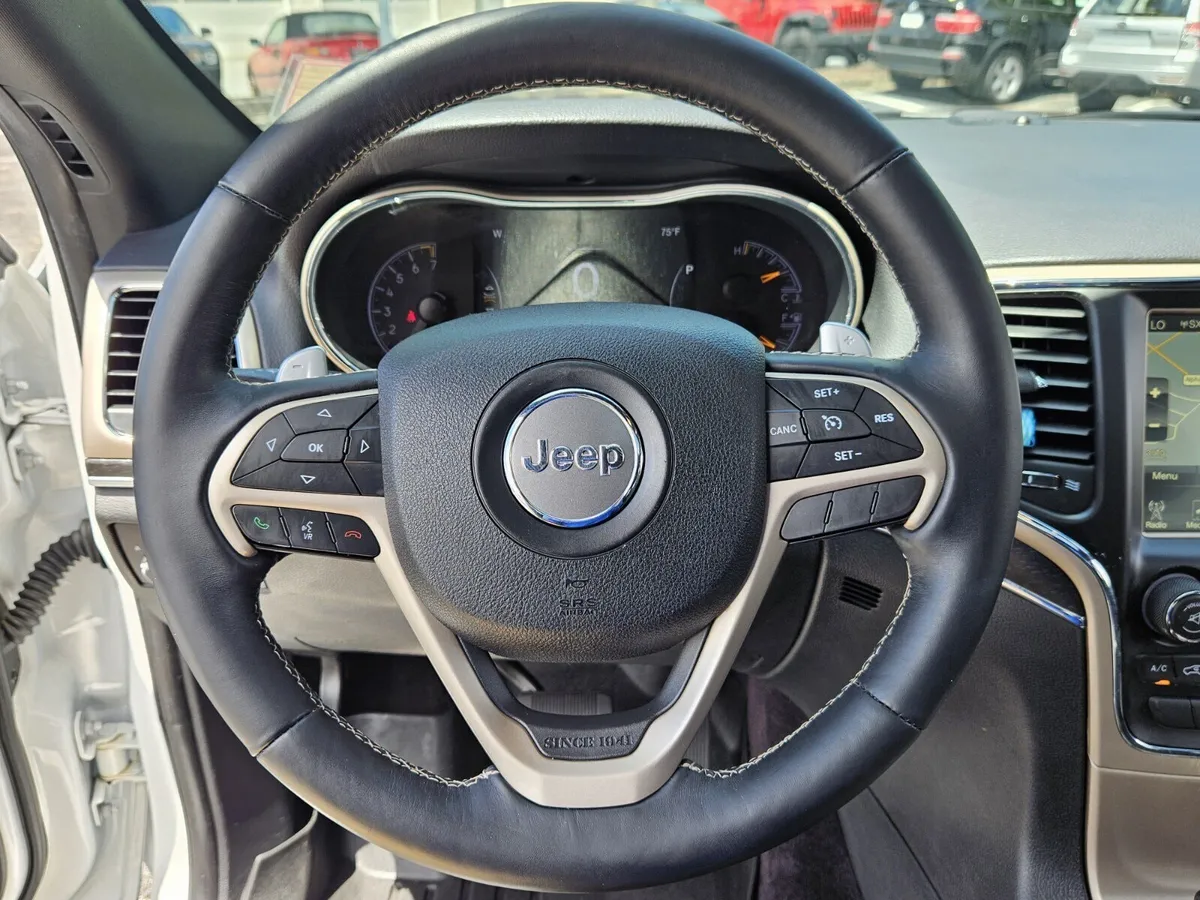 2017 Jeep Grand Cherokee Limited thumbnail 23