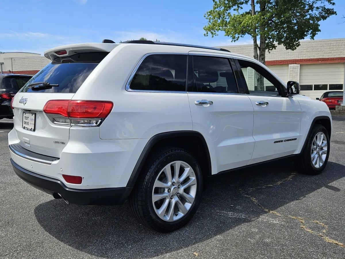 2017 Jeep Grand Cherokee Limited thumbnail 5