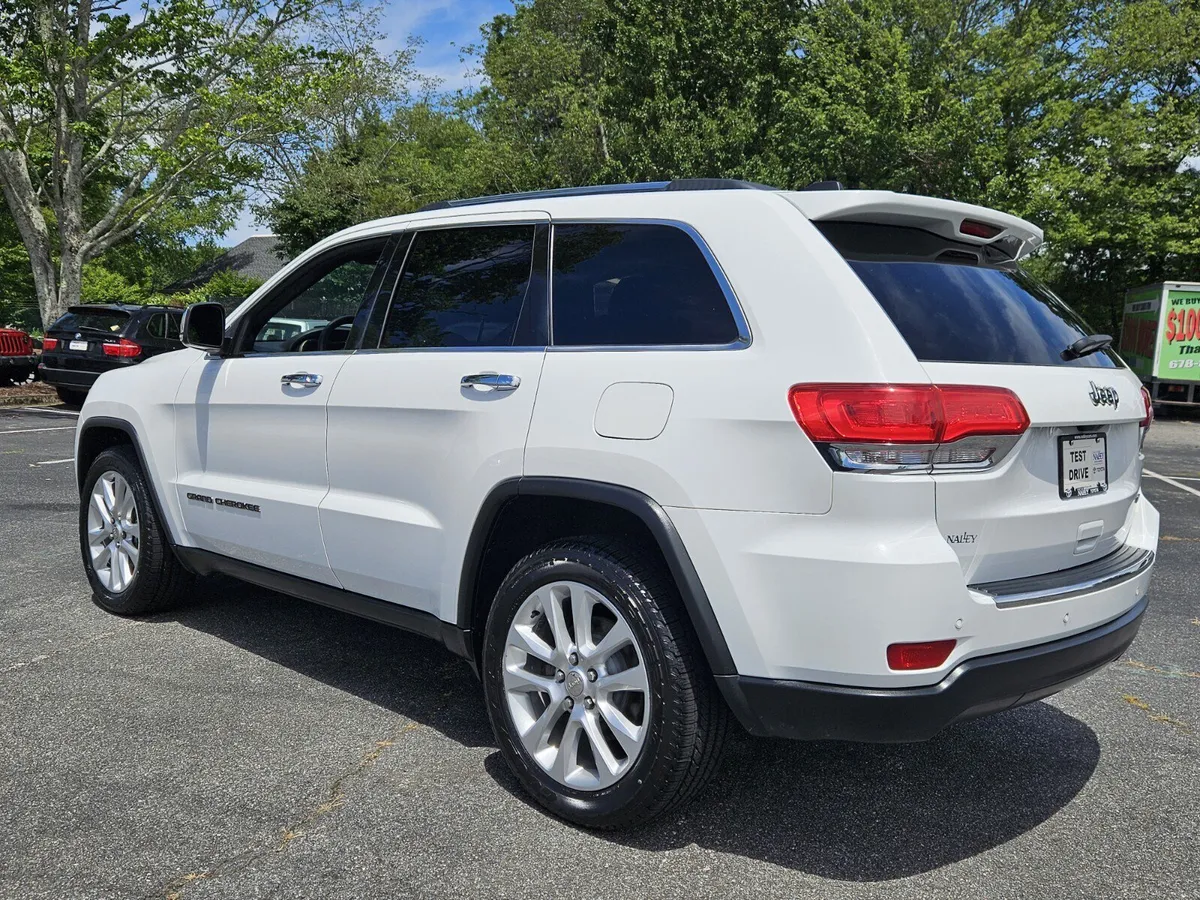 2017 Jeep Grand Cherokee Limited thumbnail 8