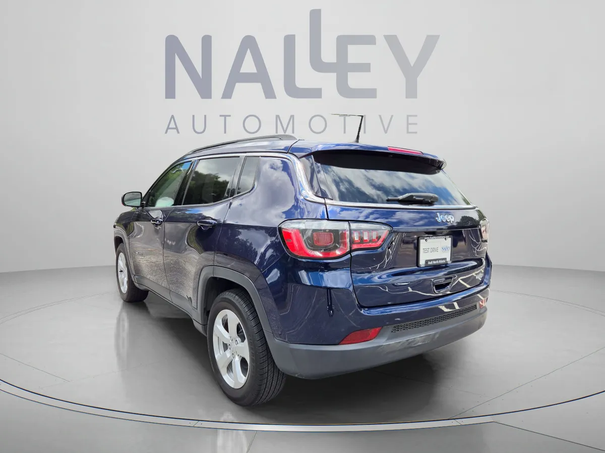 2017 Jeep New Compass Latitude thumbnail 4