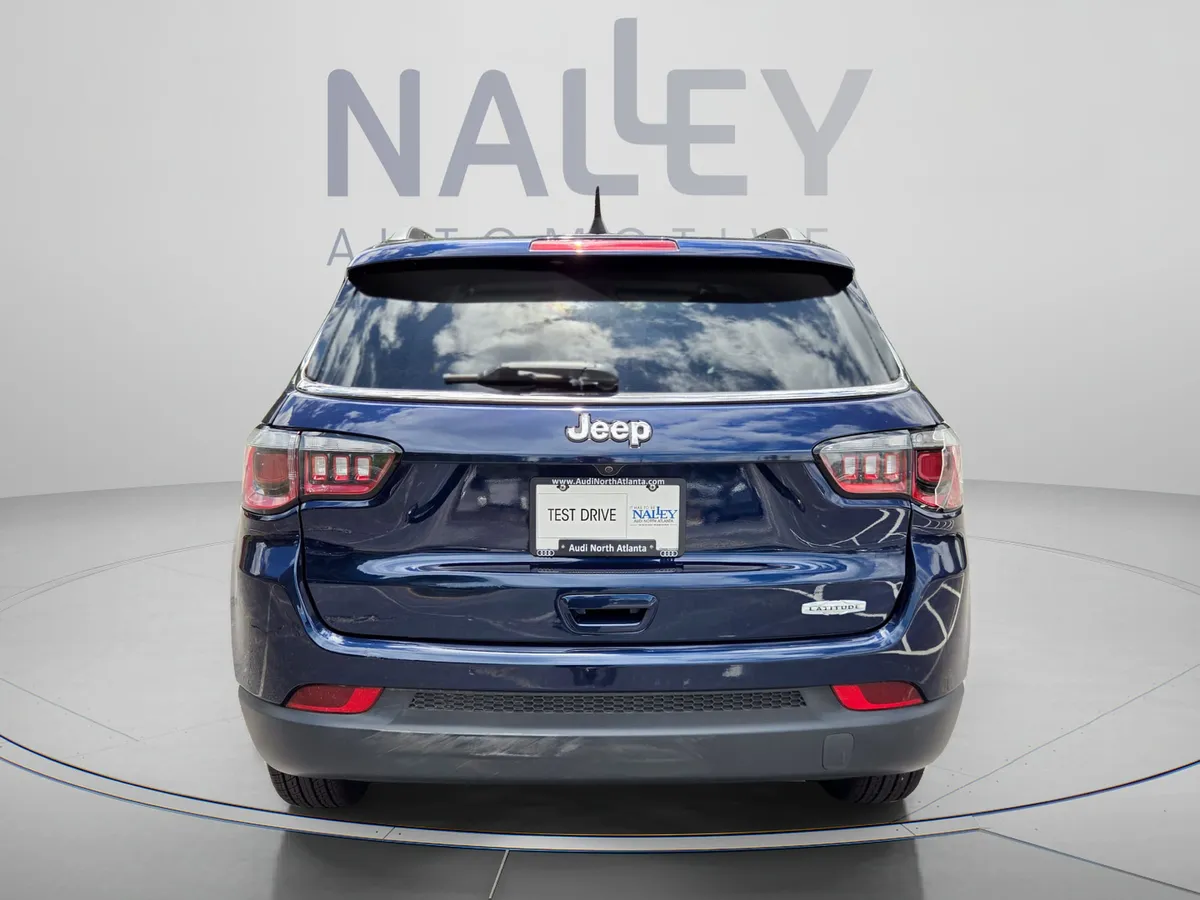 2017 Jeep New Compass Latitude thumbnail 5