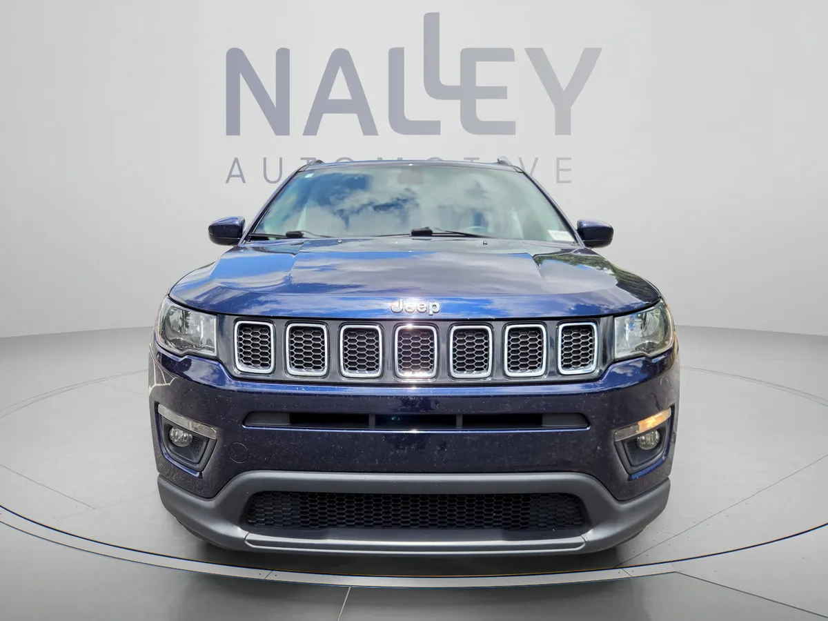 2017 Jeep New Compass Latitude thumbnail 9