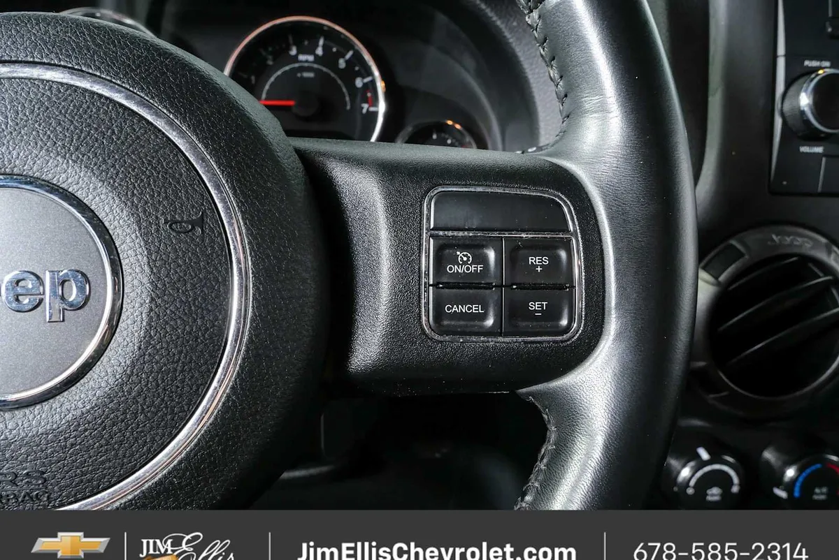 2017 Jeep Wrangler Sport thumbnail 11