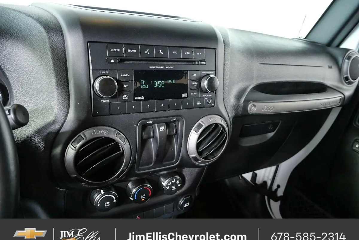 2017 Jeep Wrangler Sport thumbnail 12