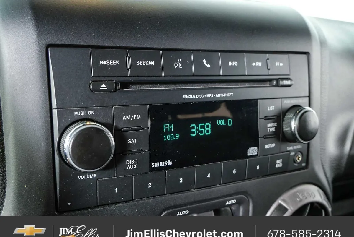 2017 Jeep Wrangler Sport thumbnail 13