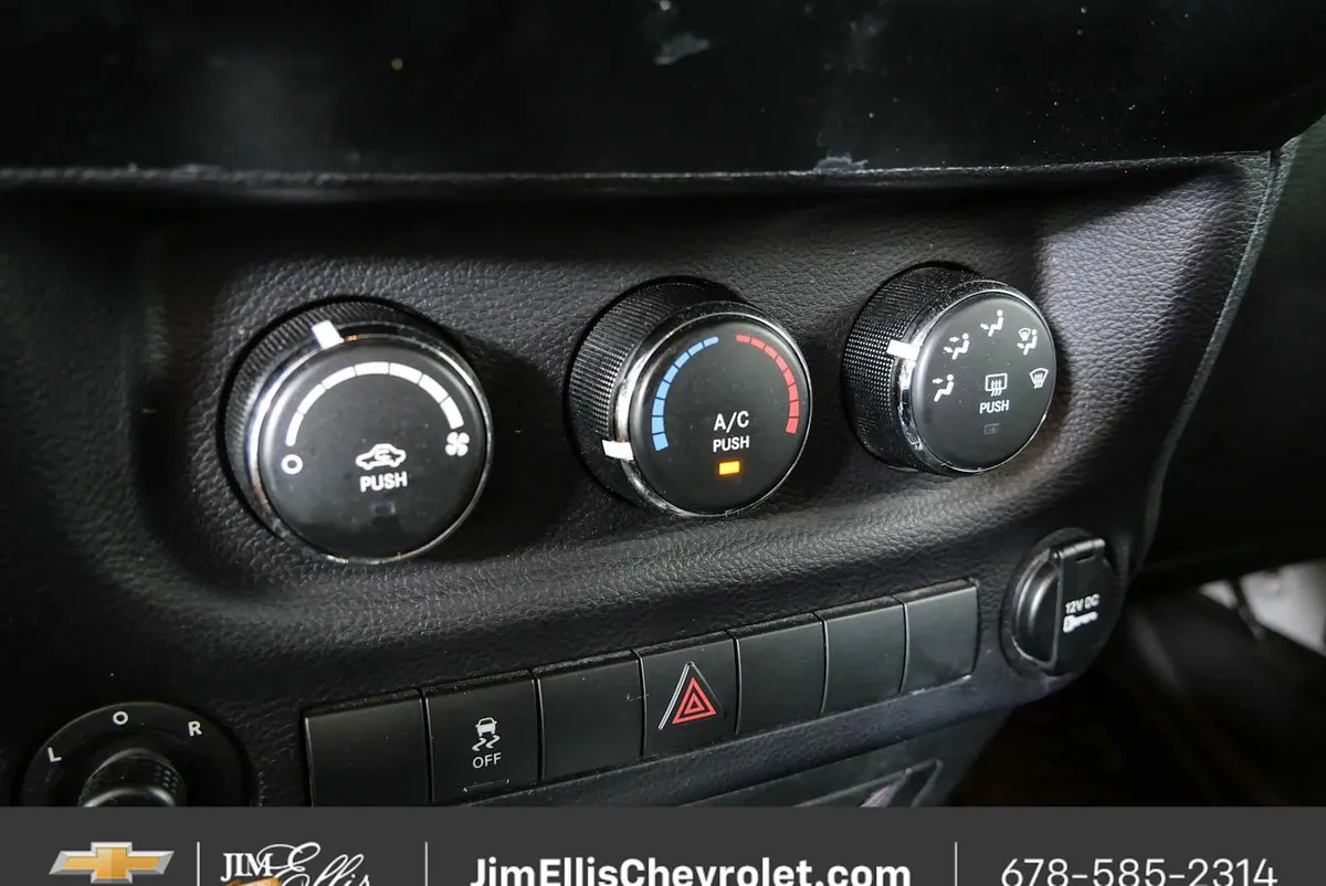 2017 Jeep Wrangler Sport thumbnail 14