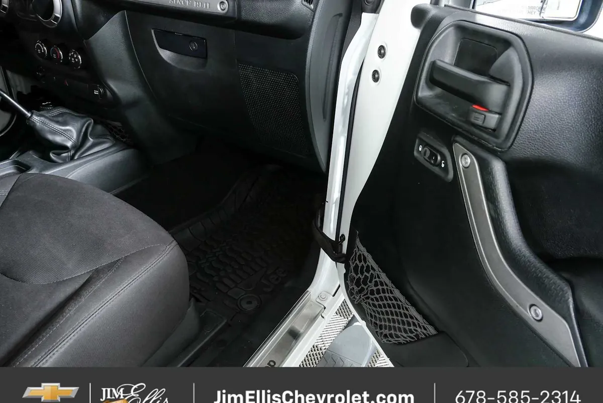 2017 Jeep Wrangler Sport thumbnail 19