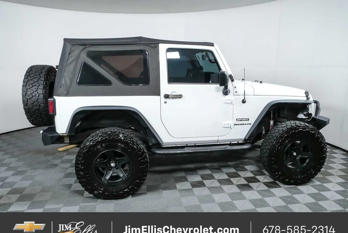 2017 Jeep Wrangler Sport thumbnail 2