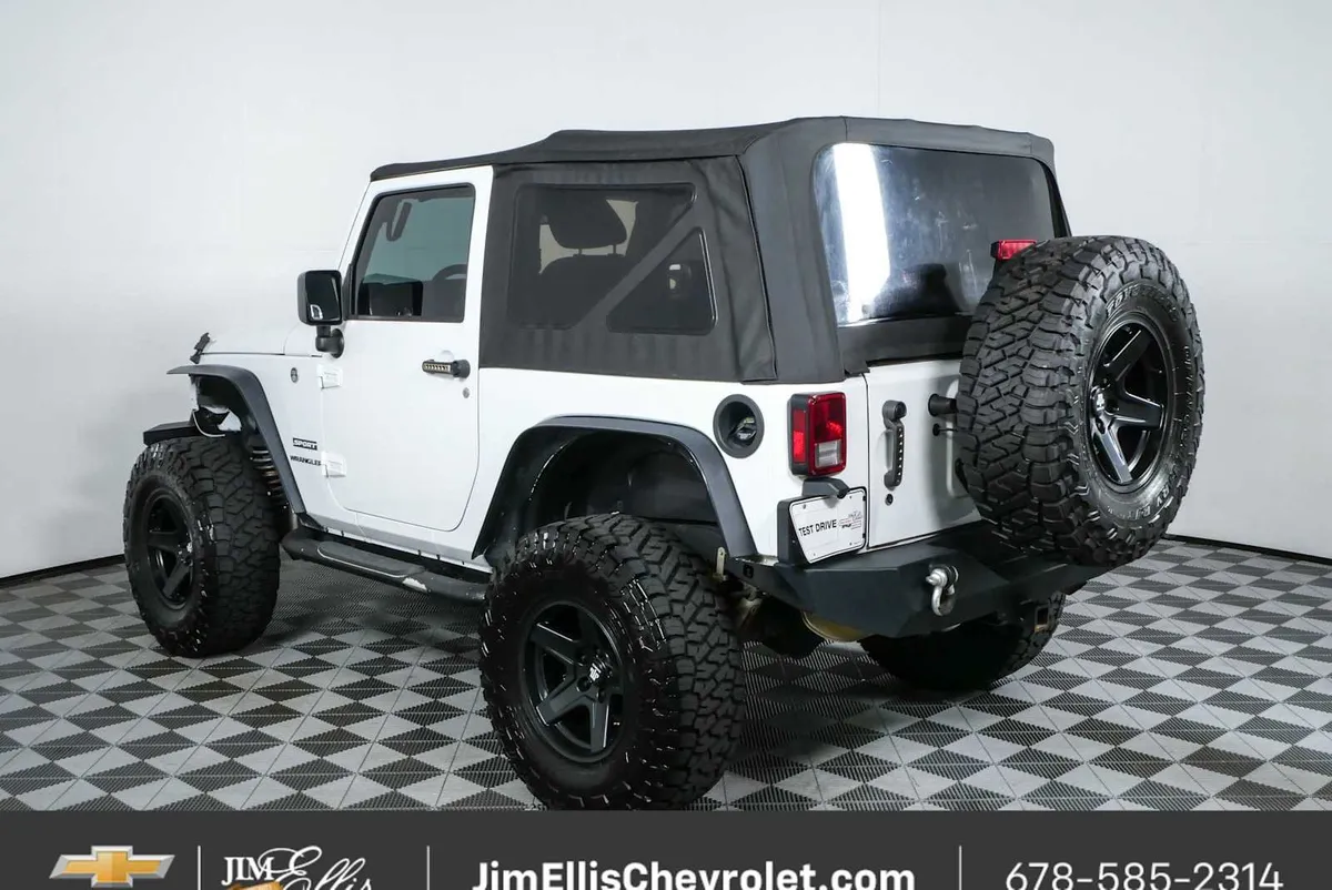 2017 Jeep Wrangler Sport thumbnail 23