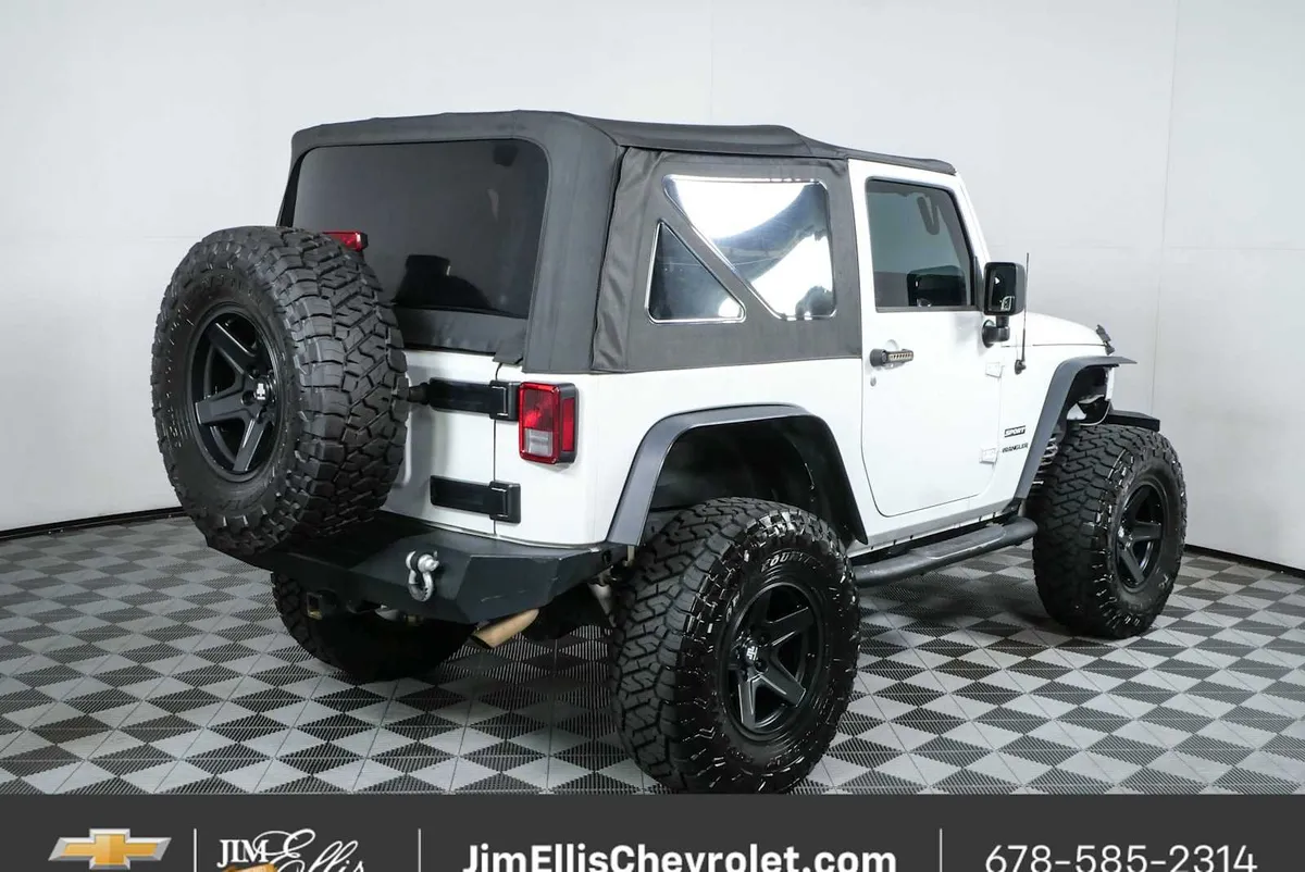 2017 Jeep Wrangler Sport thumbnail 3