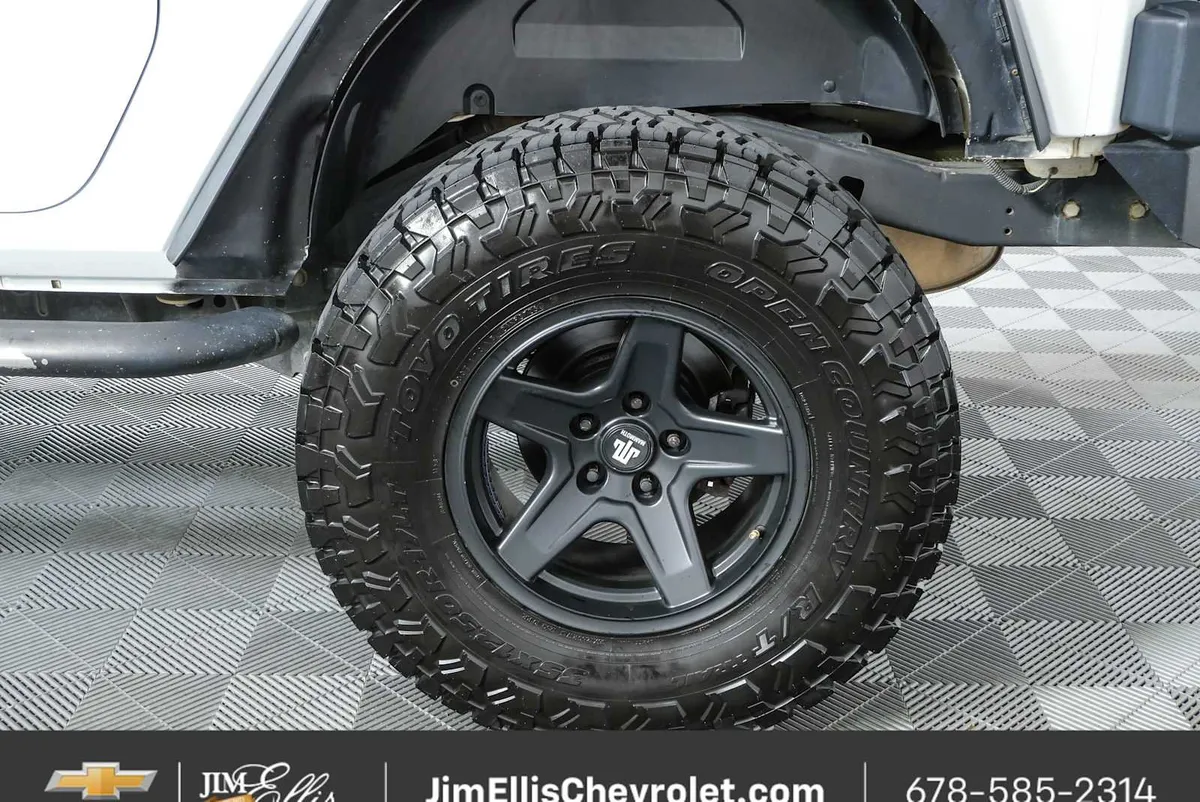 2017 Jeep Wrangler Sport thumbnail 30