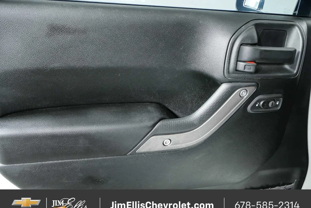 2017 Jeep Wrangler Sport thumbnail 6