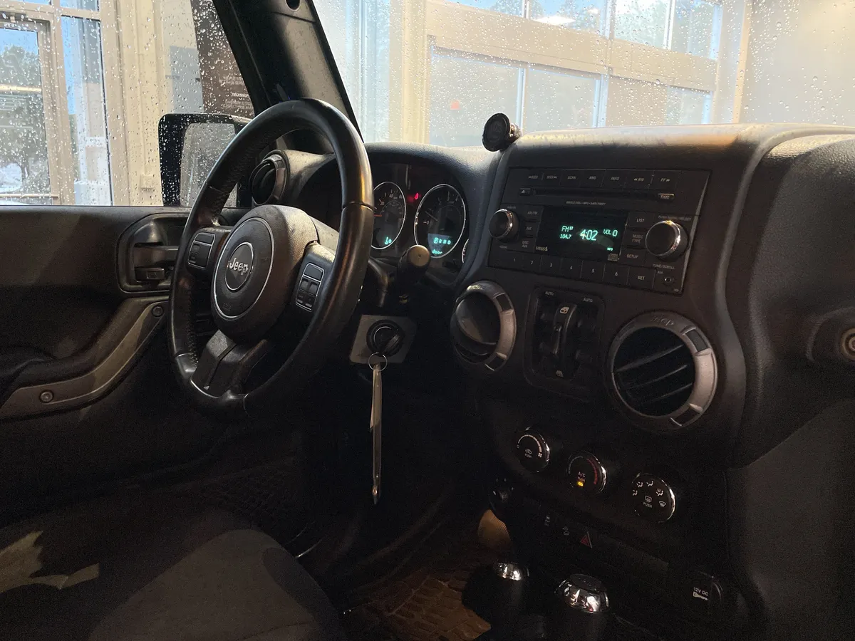 2017 Jeep Wrangler Unlimited Sport thumbnail 28