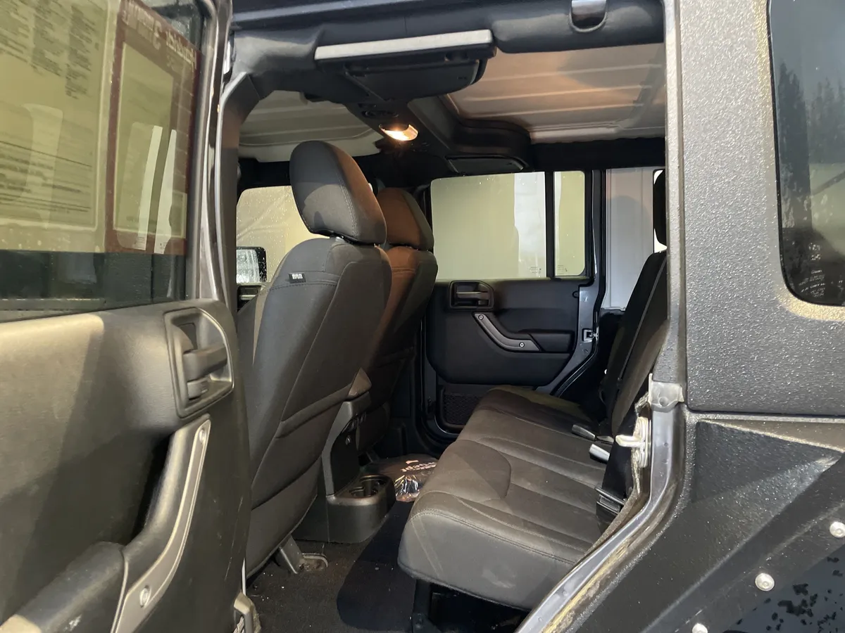 2017 Jeep Wrangler Unlimited Sport thumbnail 29