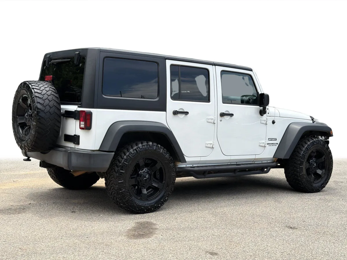 2017 Jeep Wrangler Unlimited Sport thumbnail 19