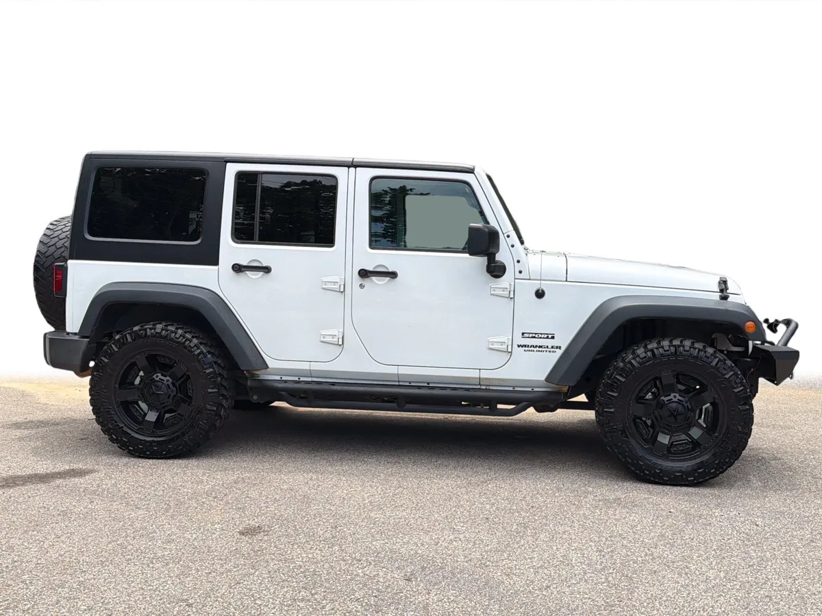2017 Jeep Wrangler Unlimited Sport thumbnail 20