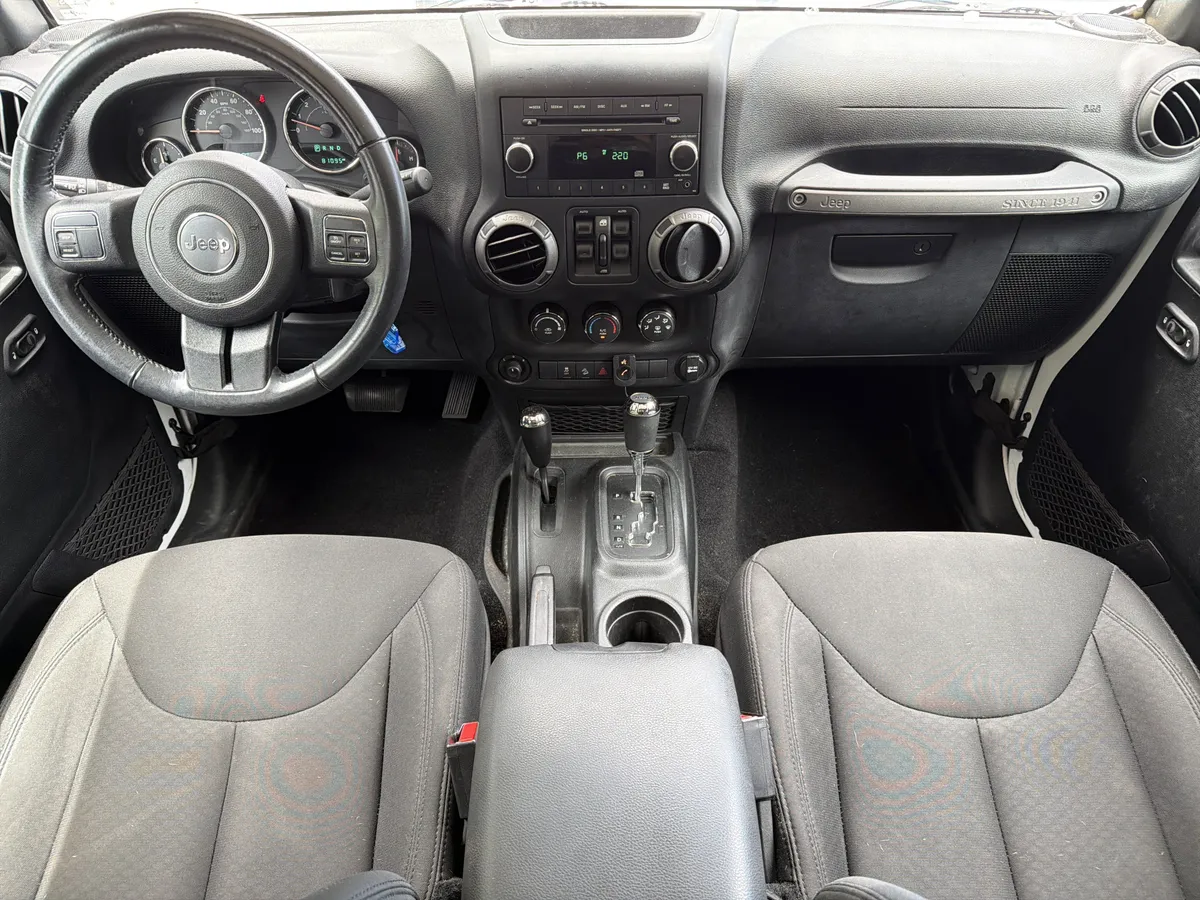 2017 Jeep Wrangler Unlimited Sport thumbnail 3