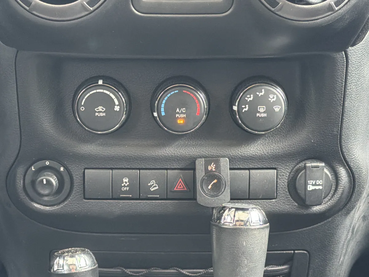 2017 Jeep Wrangler Unlimited Sport thumbnail 6
