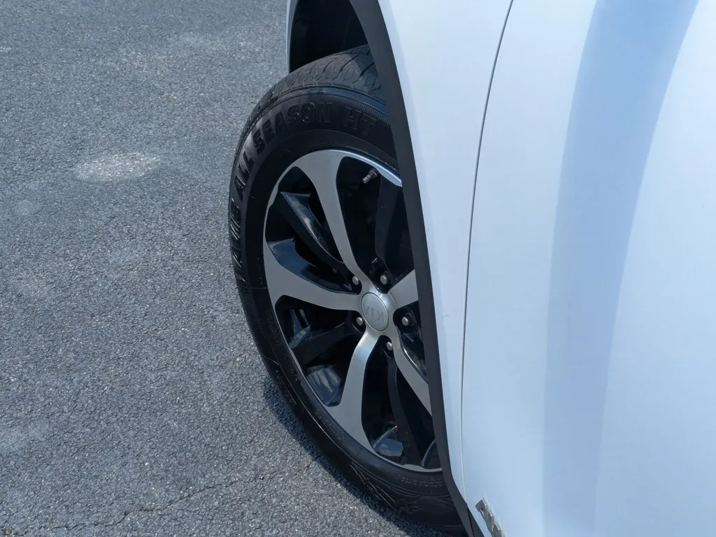2017 Kia Sorento EX thumbnail 9