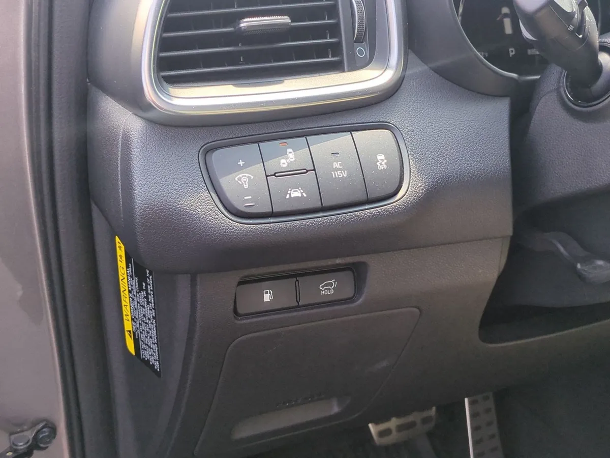 2017 Kia Sorento SXL V6 thumbnail 16