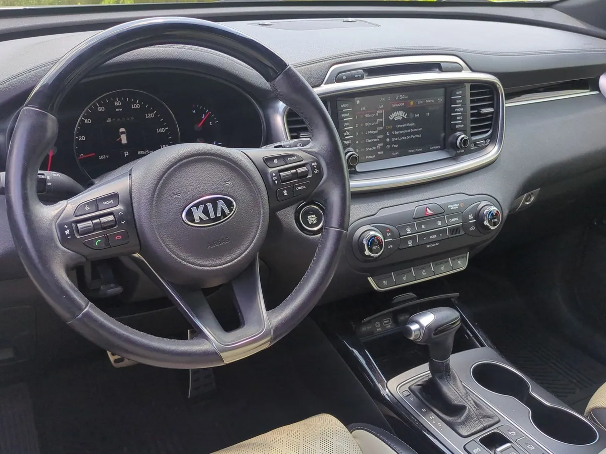 2017 Kia Sorento SXL V6 thumbnail 28