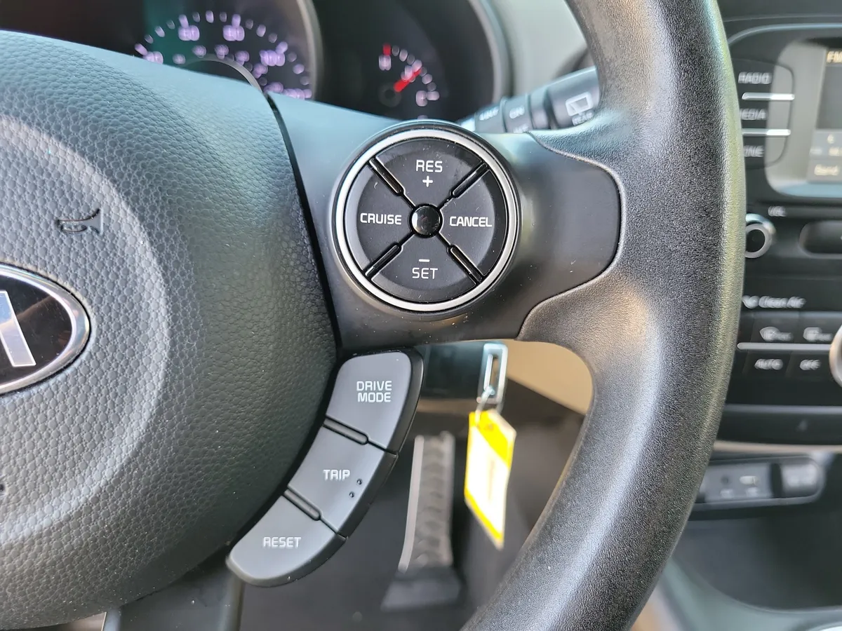 2017 Kia Soul + thumbnail 19