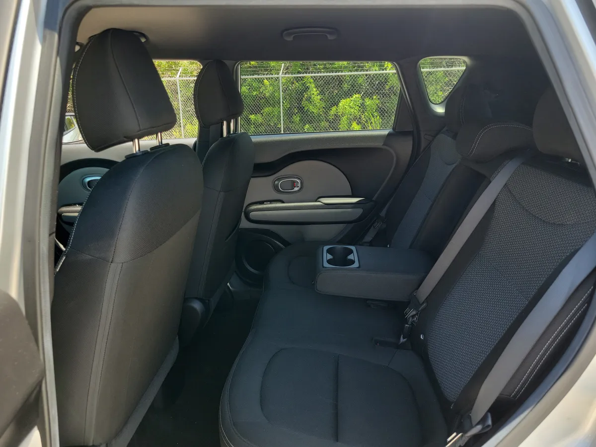 2017 Kia Soul + thumbnail 28