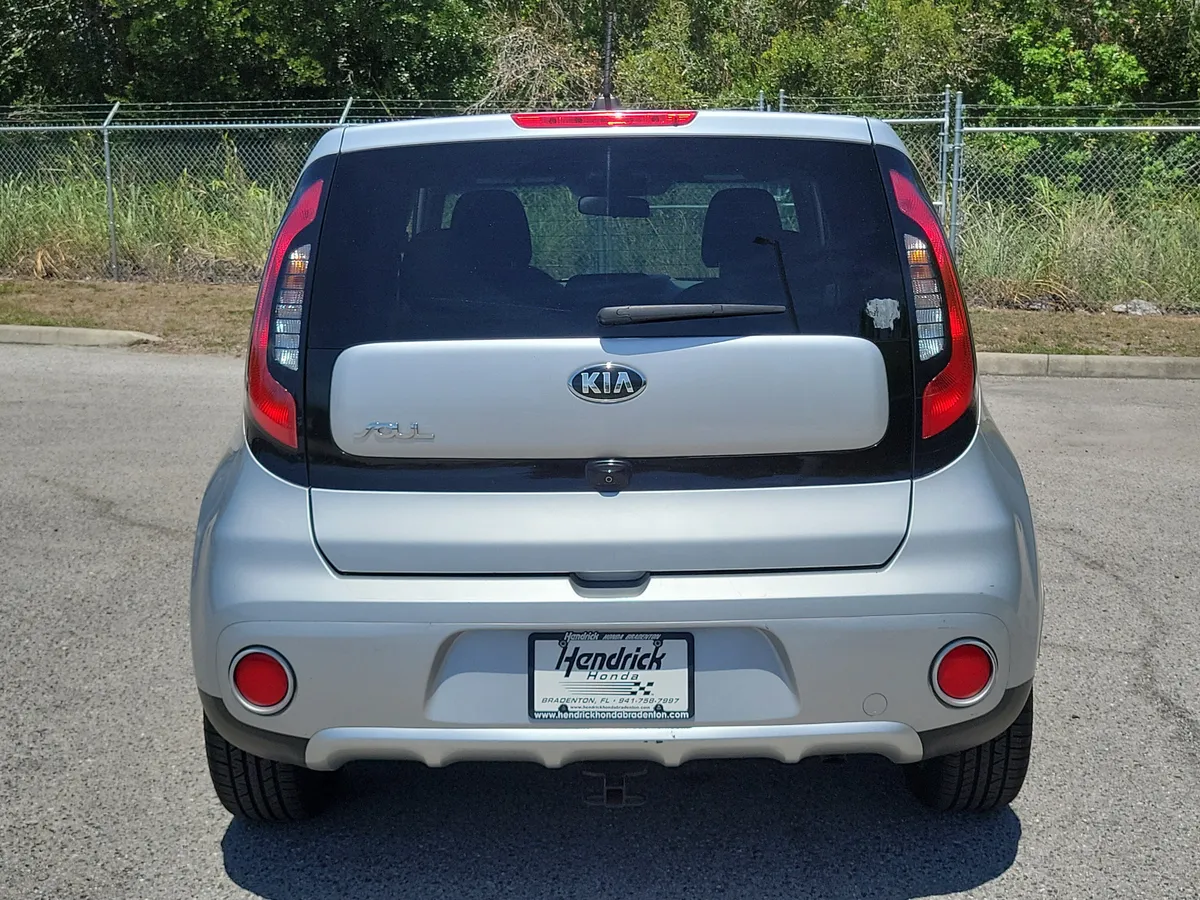 2017 Kia Soul + thumbnail 8
