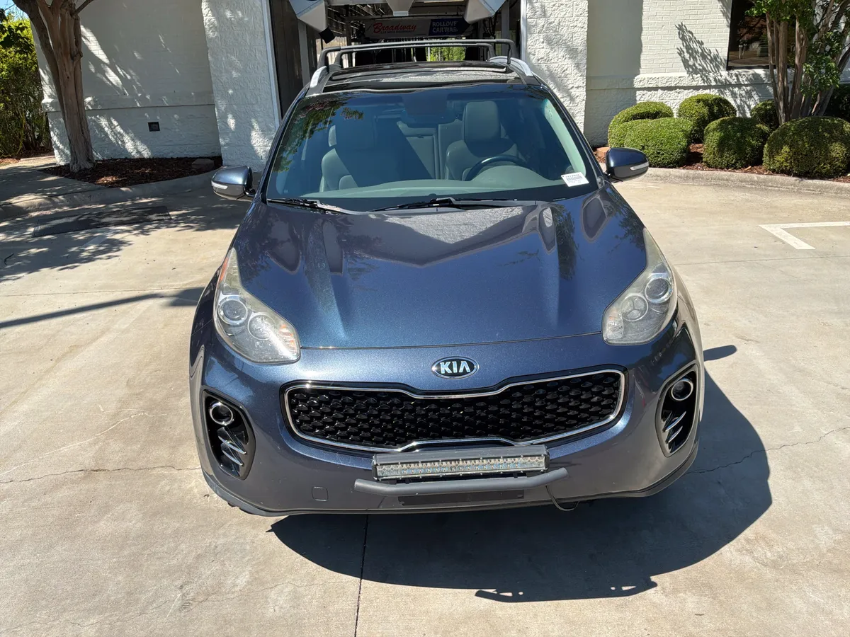 2017 Kia Sportage EX thumbnail 2
