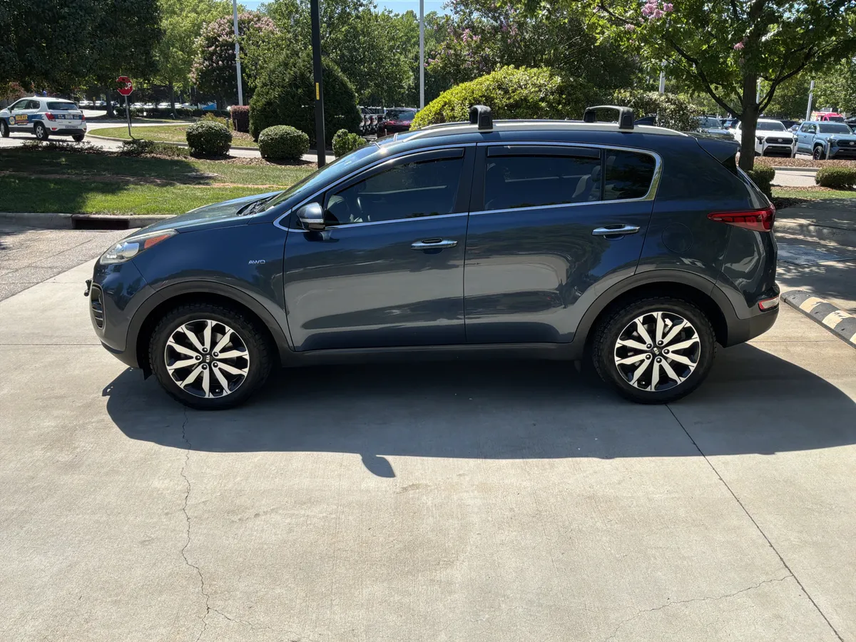 2017 Kia Sportage EX thumbnail 6