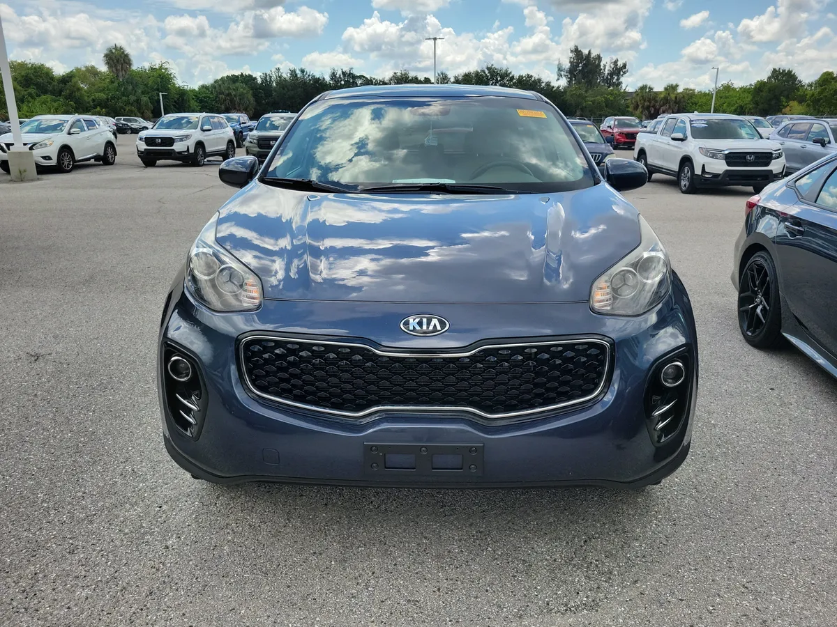 2017 Kia Sportage LX thumbnail 2
