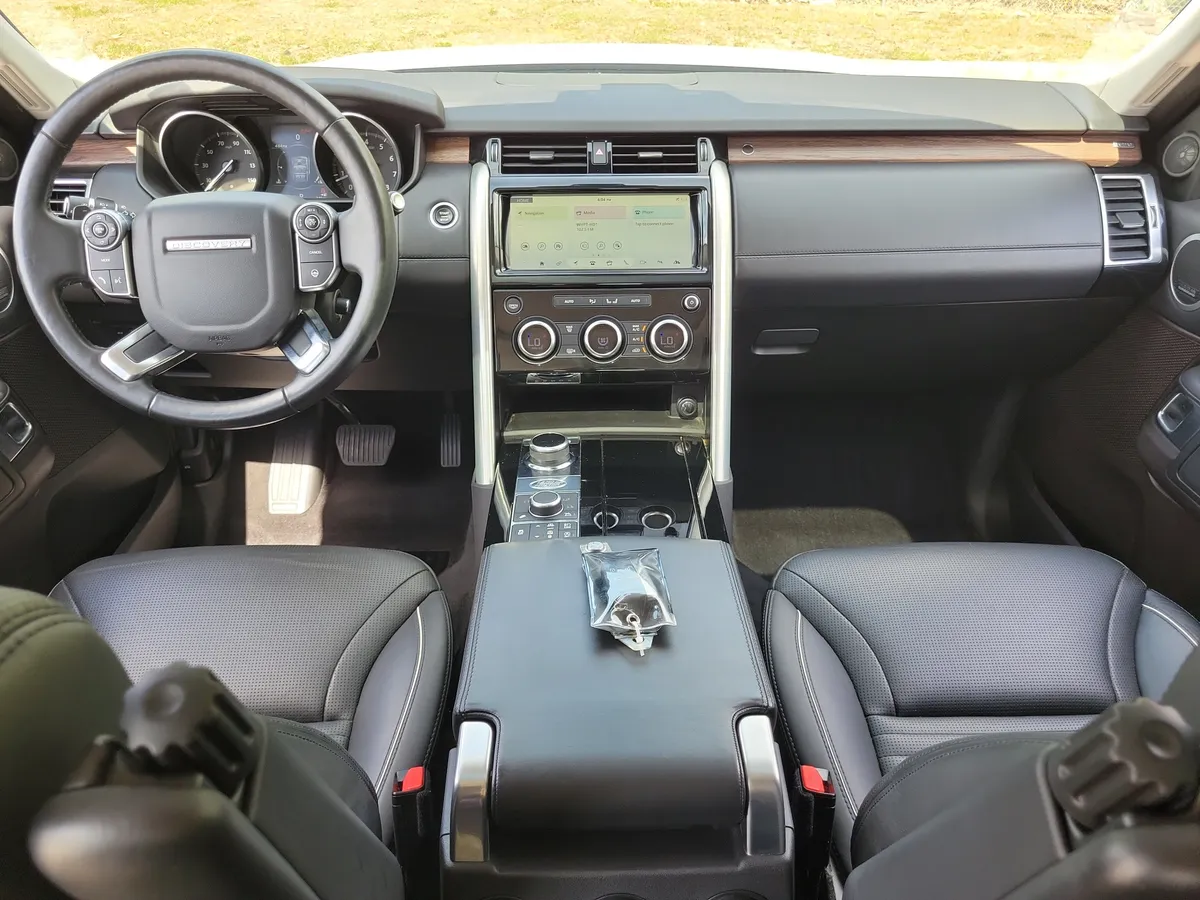 2017 Land Rover Discovery HSE Luxury thumbnail 27