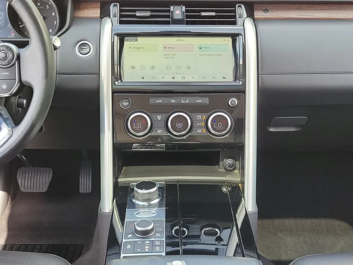 2017 Land Rover Discovery HSE Luxury thumbnail 28