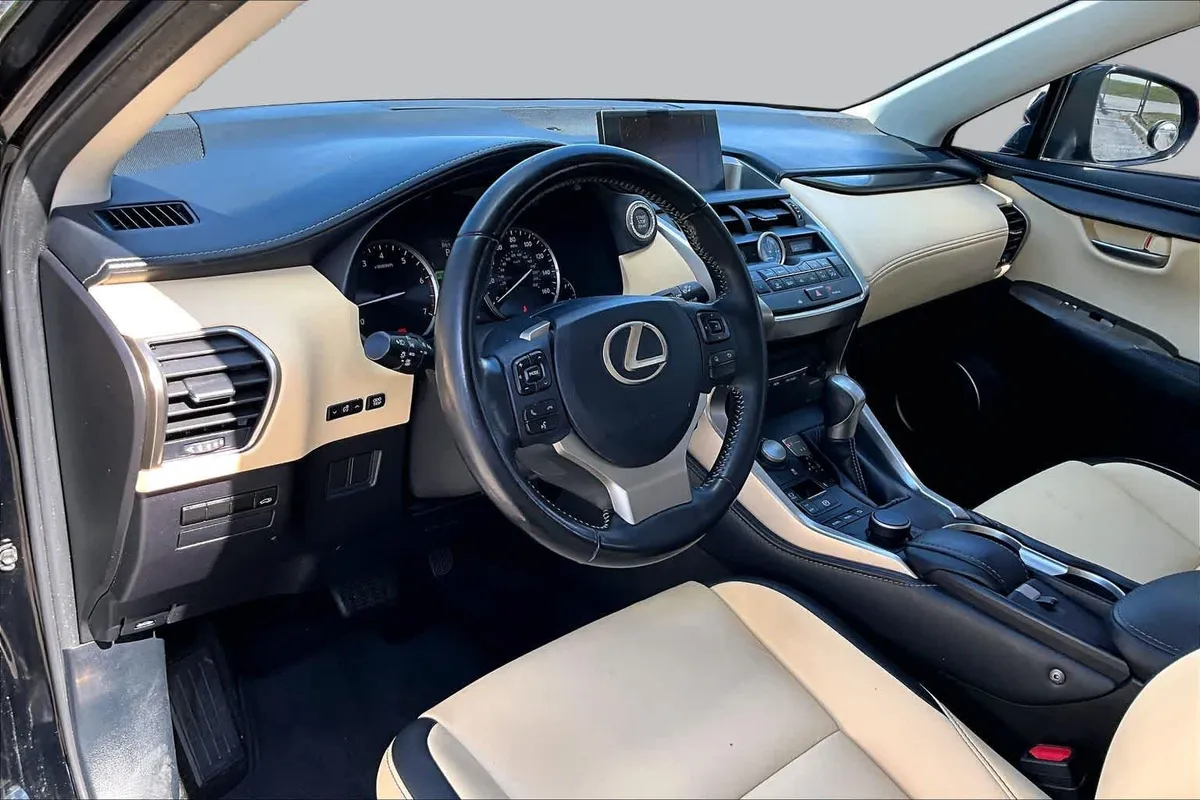 2017 Lexus NX Turbo thumbnail 18
